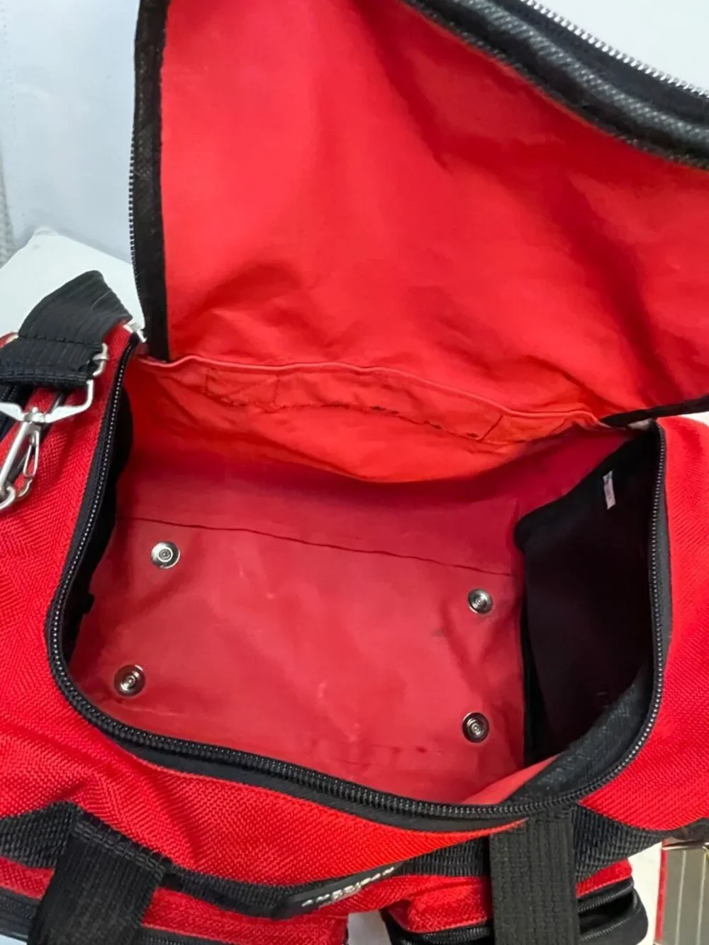 American Uni travel duffle bag 18